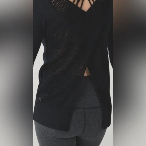 Lululemon Bhakti Life Sweater Women 8
Black Vented Yoga Activewear Knit Slit - Picture 13 of 13